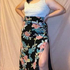 Lace and floral dress w/ slit